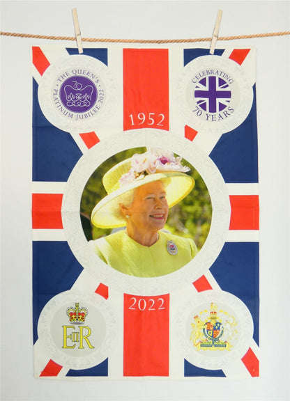 Queen's Jubilee Union Jack Wall Hanging pegs